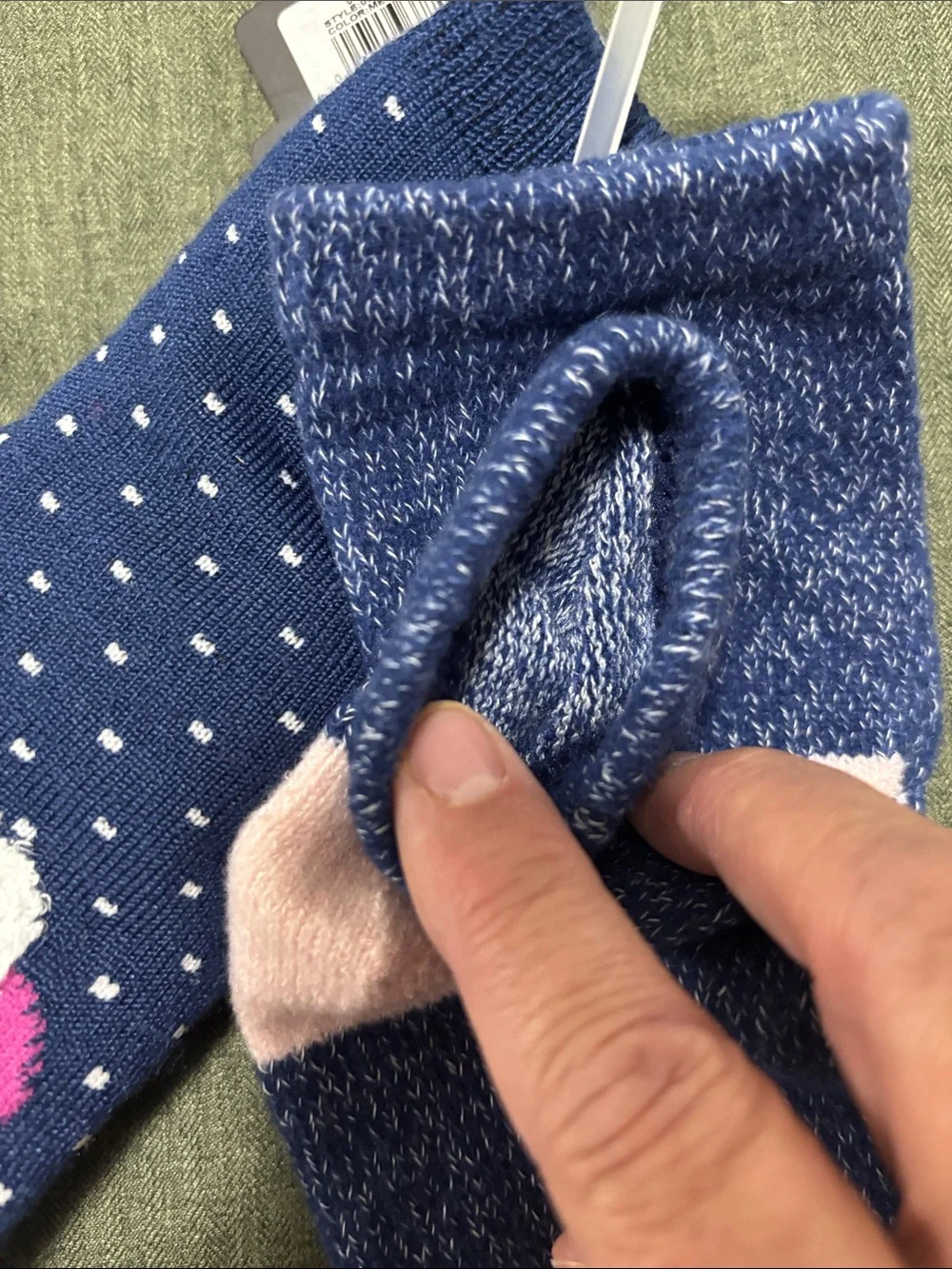 2 pairs soft Cuddl Duds Navy lounge Socks Pink-Accented Penguin/navy w pink trim